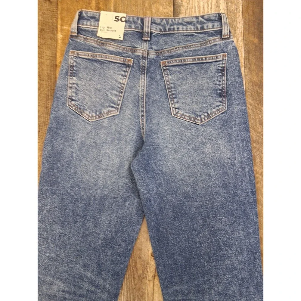 NWT! Juniors SO High Rise Button Fly Slim Straight Jeans, Medium Wash, 5/27W